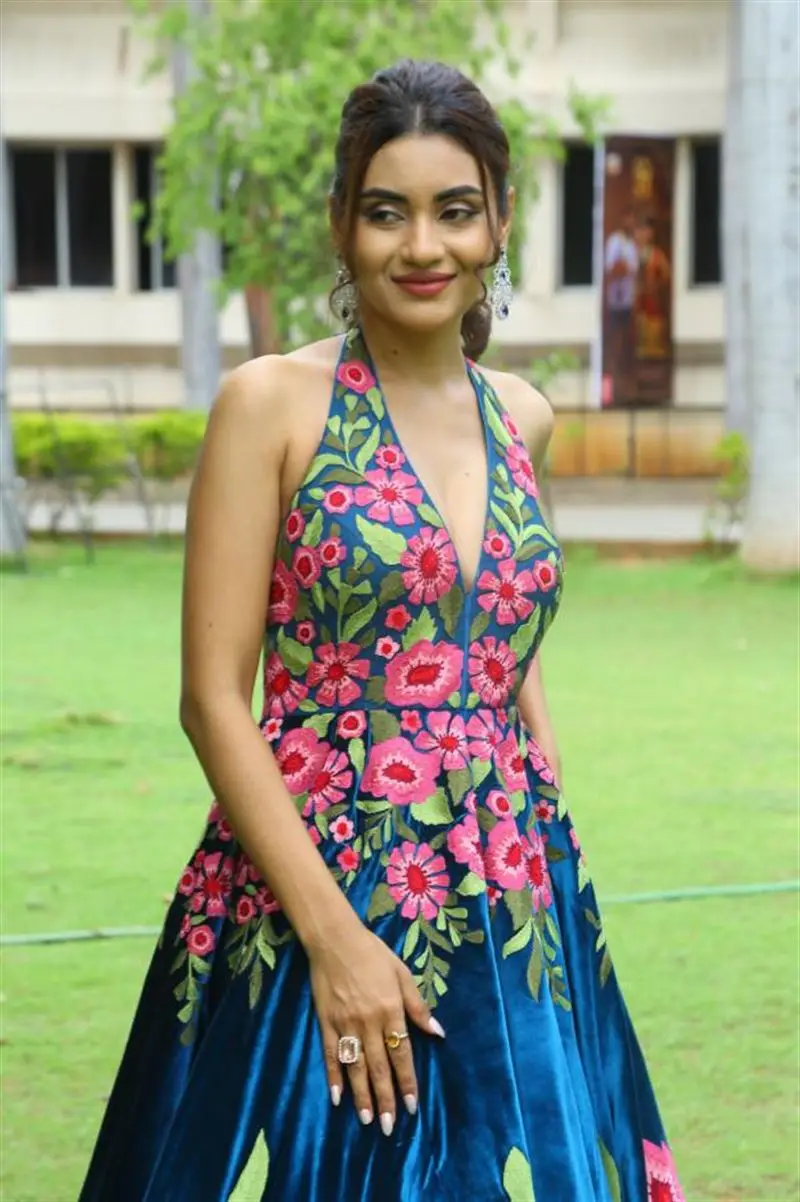 Telugu Actress Garima Chouhan at Seetha Kalyana Vaibhogame Movie Press Meet